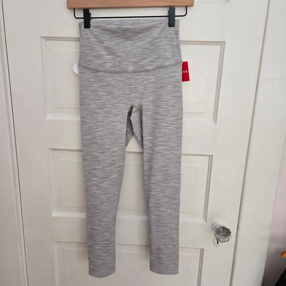 Spanx Soft & Smooth 7/8 Leggings Grey Size M NWT - Picture 2 of 3